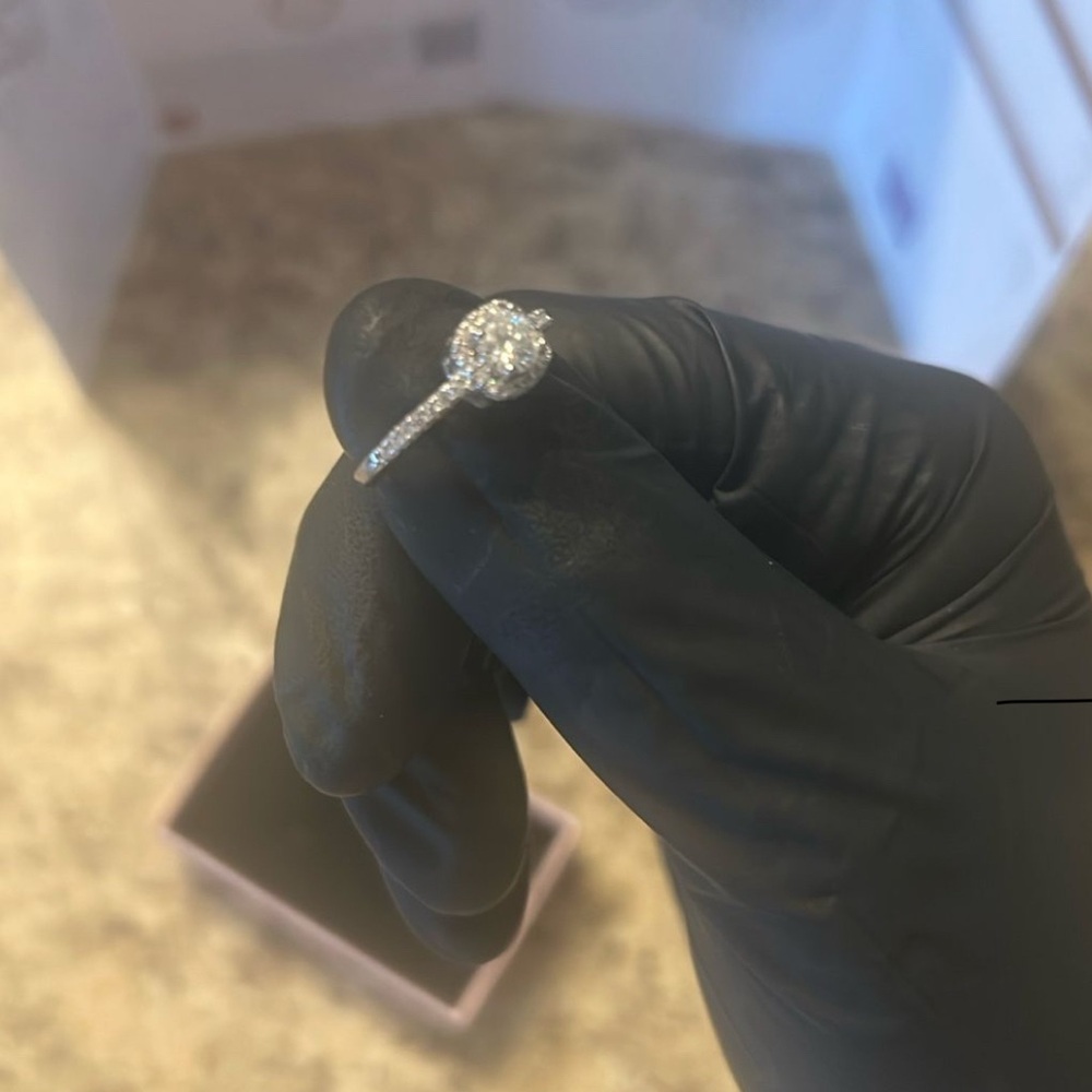 Moissanite 0.5ct sterling silver ring - Picture 4 of 7